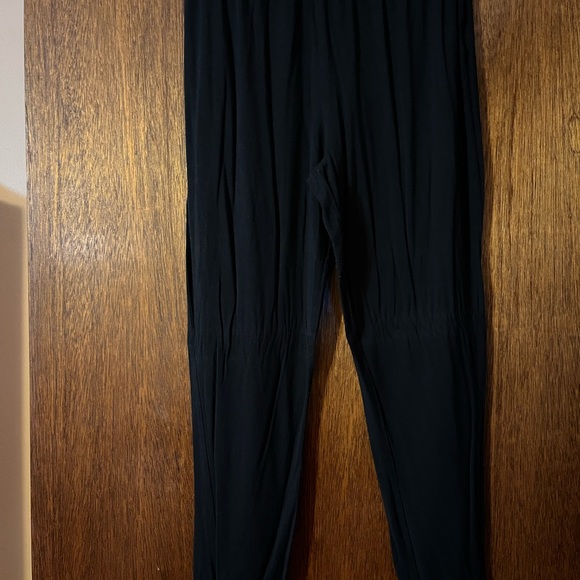 Pant set/ Top has pads - Picture 2 of 2